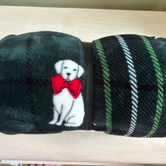 Beautiful New Pink by Victoria's Secret Green Plaid Puppy Throw - Picture 1 of 4